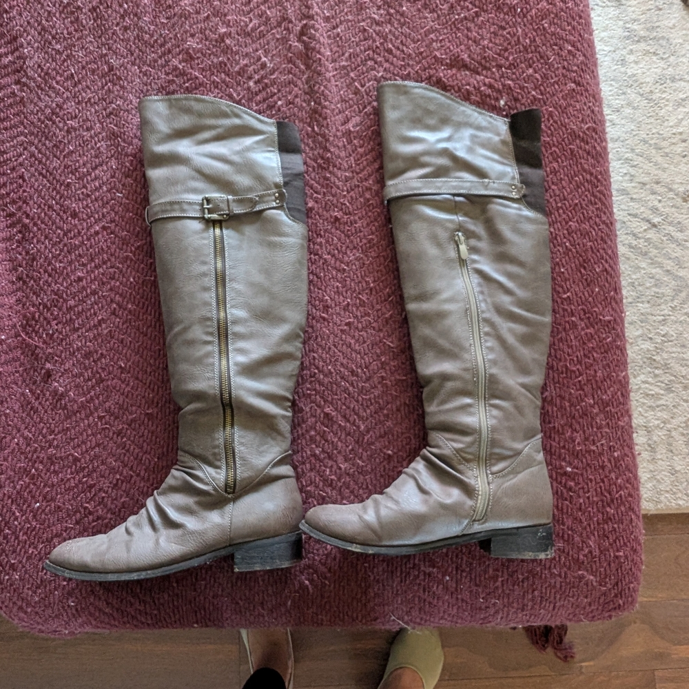 Women's Knee-High Leather Boots - Gray